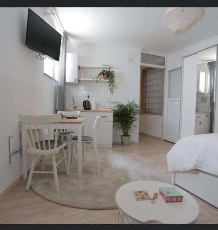 Studio Apartments Siesta SJJ Buitenkant foto